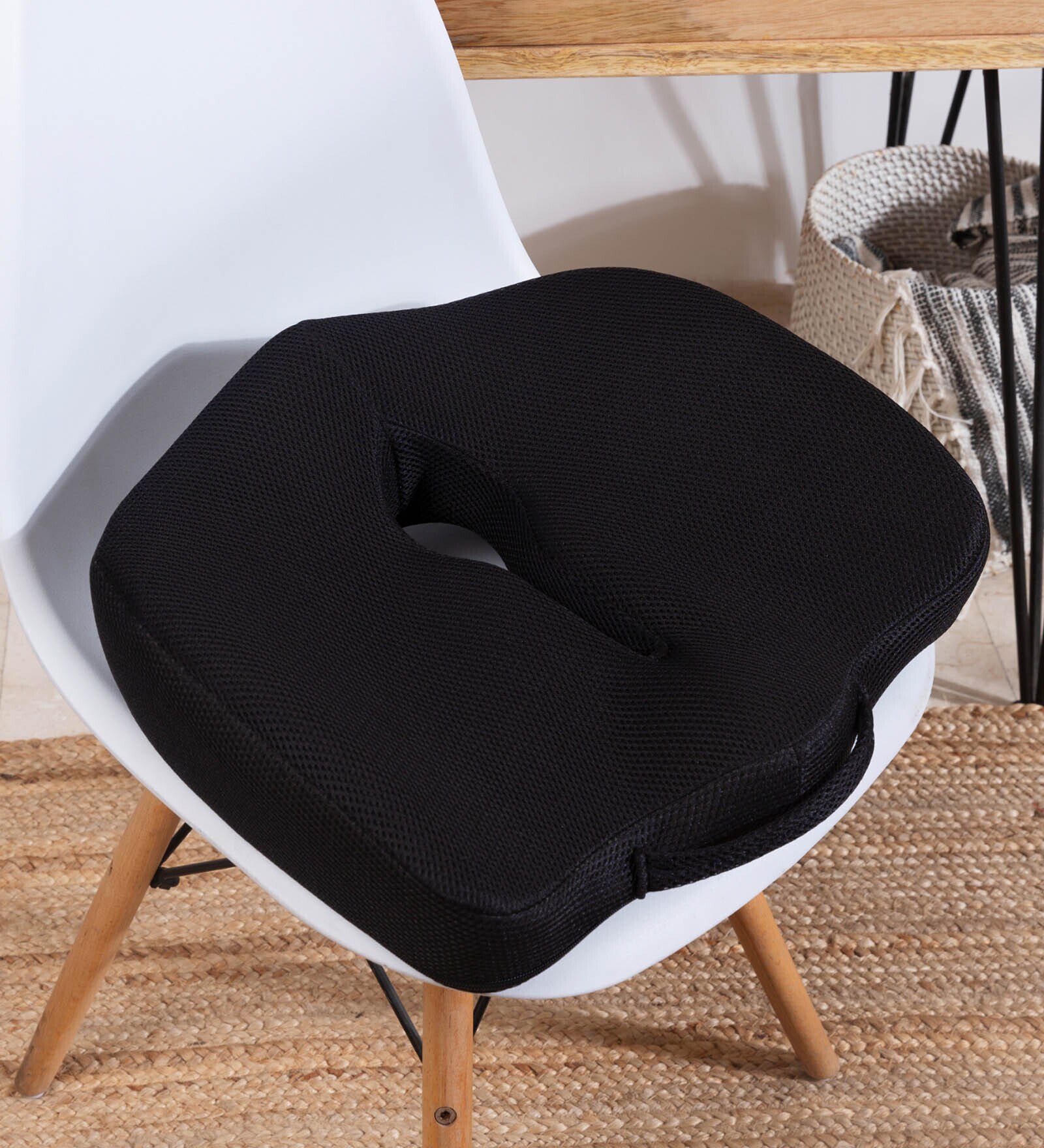 Hr Foam Coccy Orthopaedic Seat Cushion 17.5 X 16 Inch Black (Set Of 1) Pillow