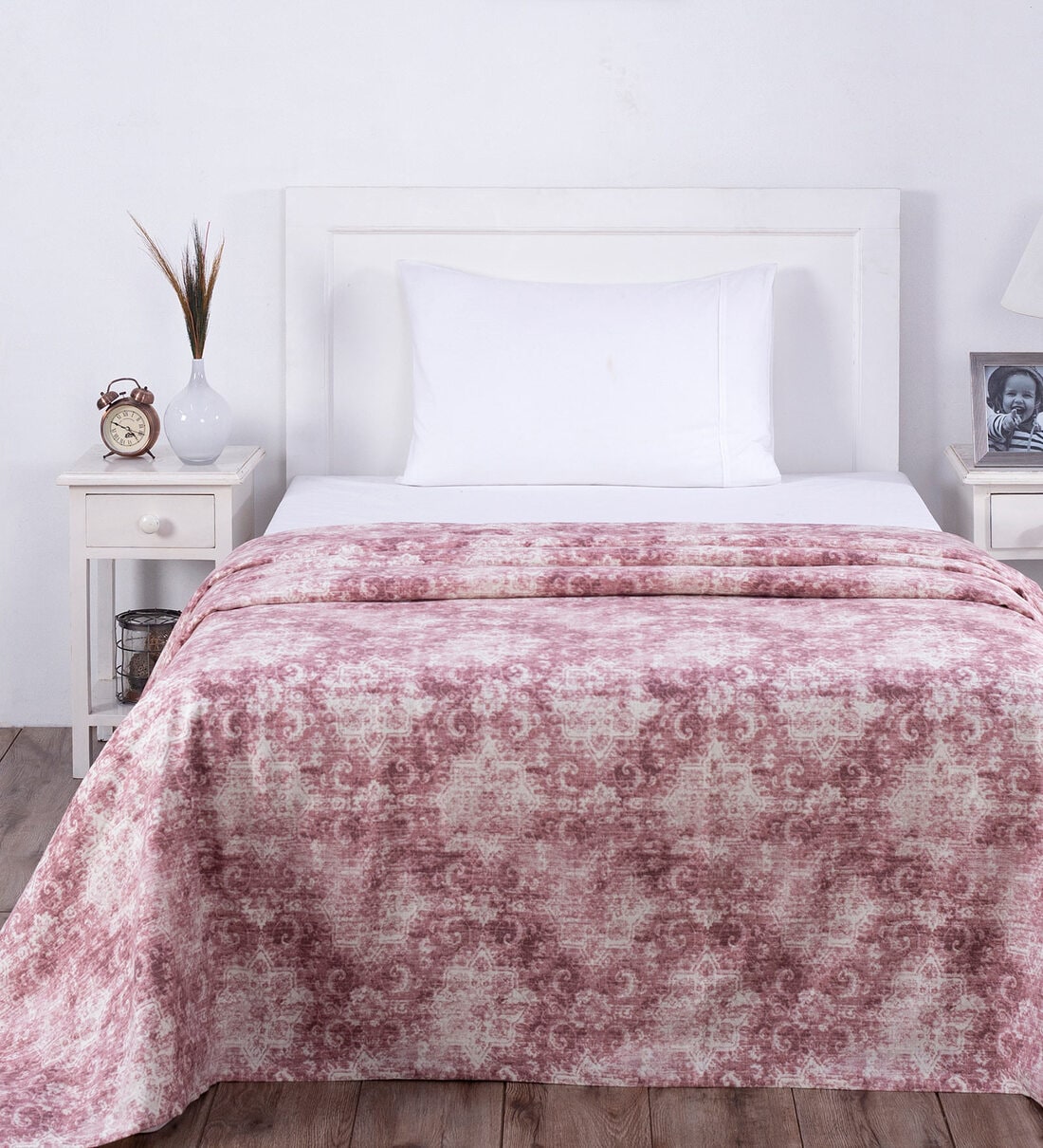 Buy Hues Rustic Clash Red Print Single Bed Cover By maspar Online ...