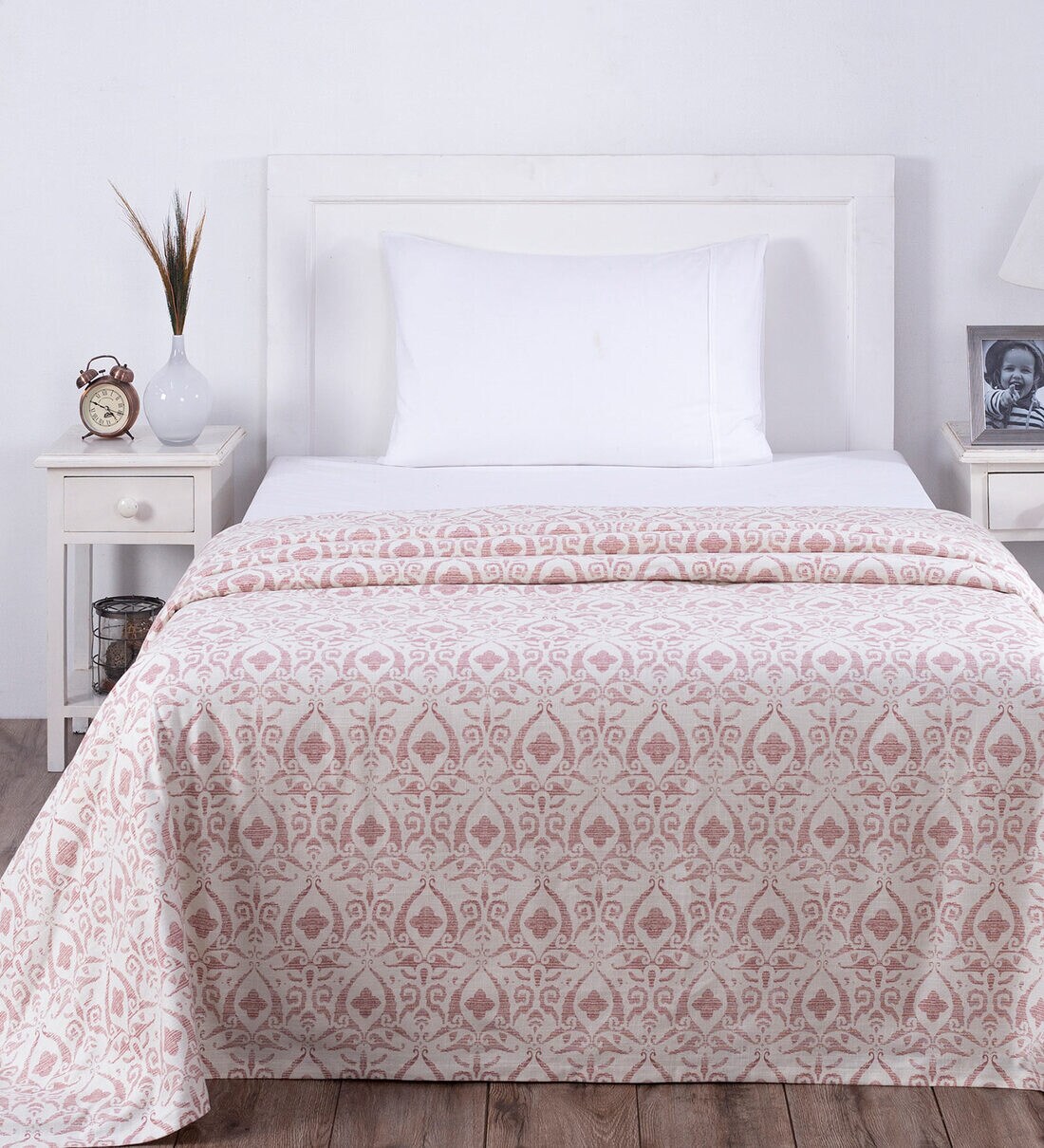 Buy Hues Rustic Clash Red Print Single Bed Cover By maspar Online