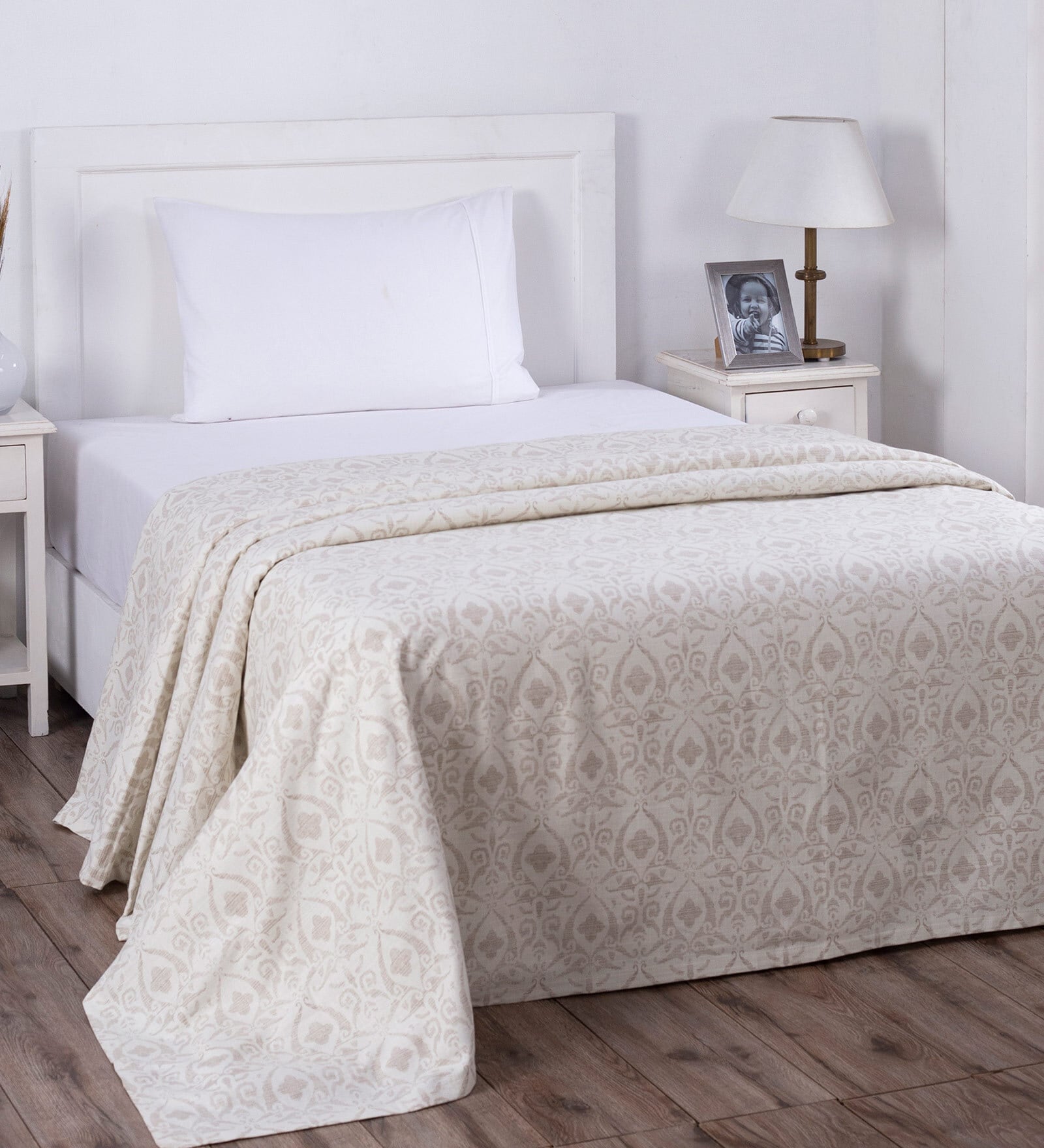Hues Rustic Clash Print Single Bed Cover