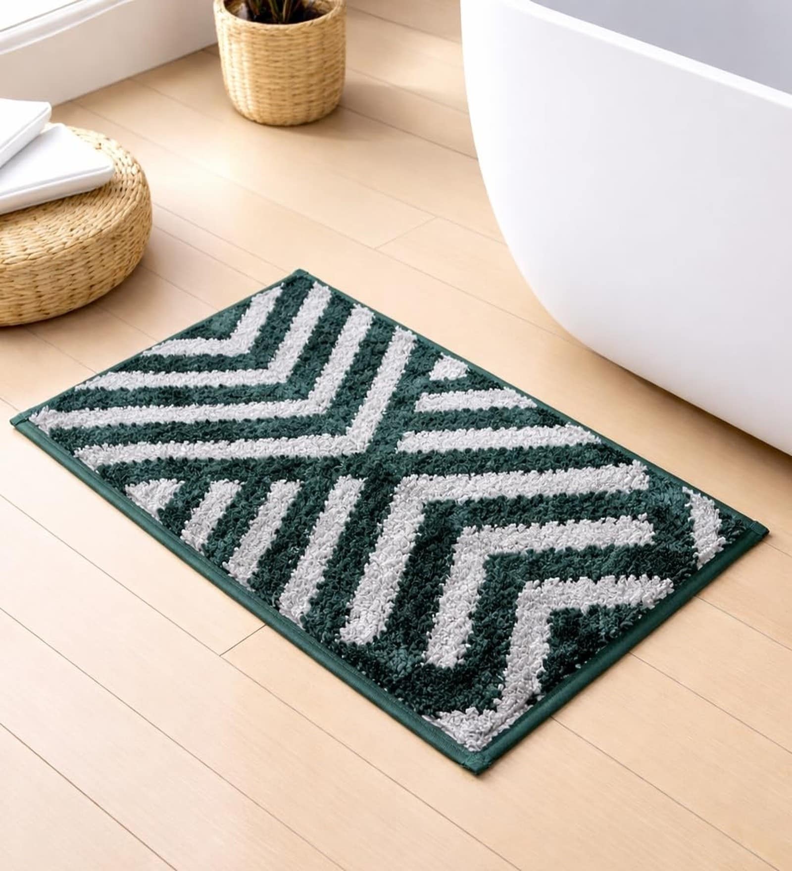 Hunter Green Polyester 16x24 Inches Fluffy Bath Mat