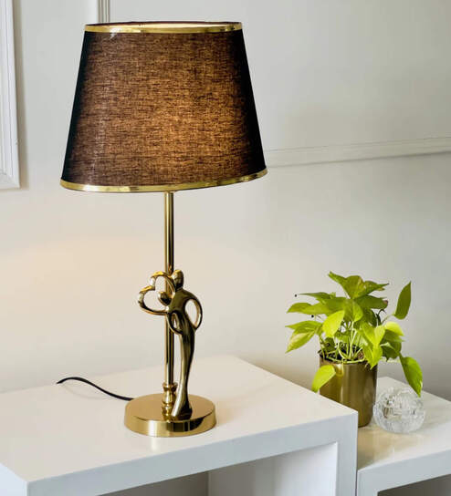 Antique Brass Finish Metal Design Valentine Table Lamp-image-37
