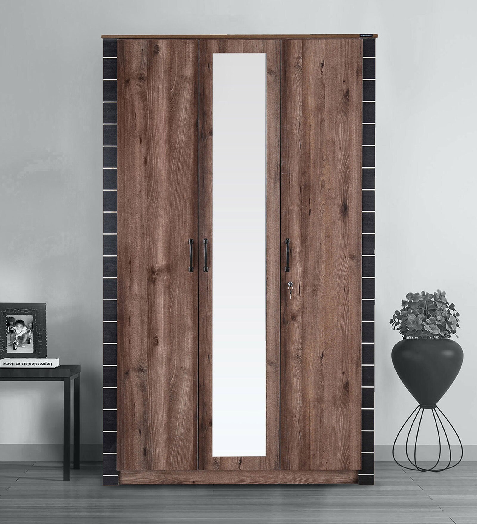 Iconic 3 Door Wardrobe in Oak Finish