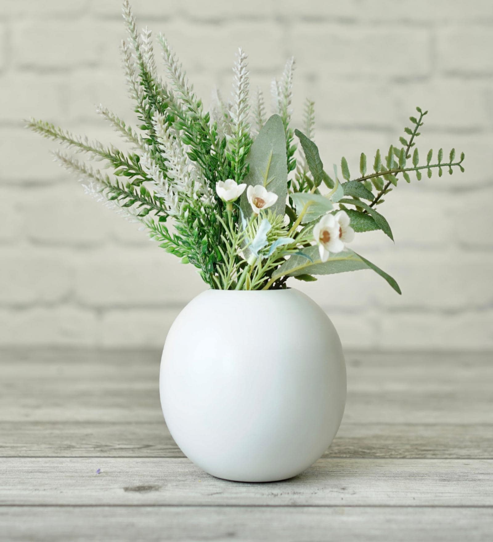 Incyy White Iron Vase