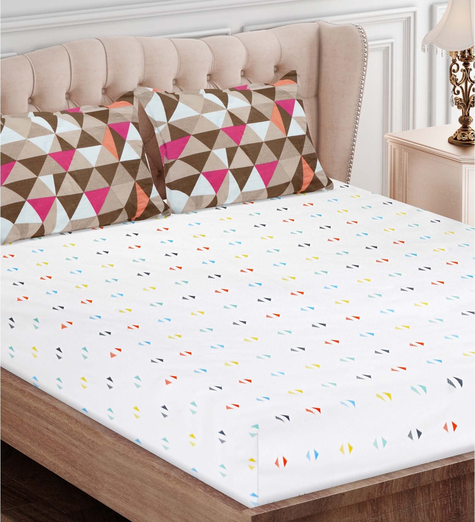 Brown Geometric 160 TC Cotton Queen Sized Bed Sheets with 2 Pillow Covers