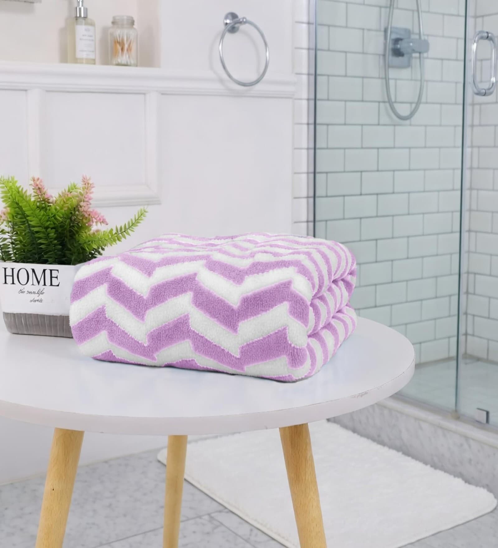 Lavender Microfibre Chevron 70x132 cm Kids Bath Towel Lavender Microfibre Chevron 70x132 cm Kids Bath Towel