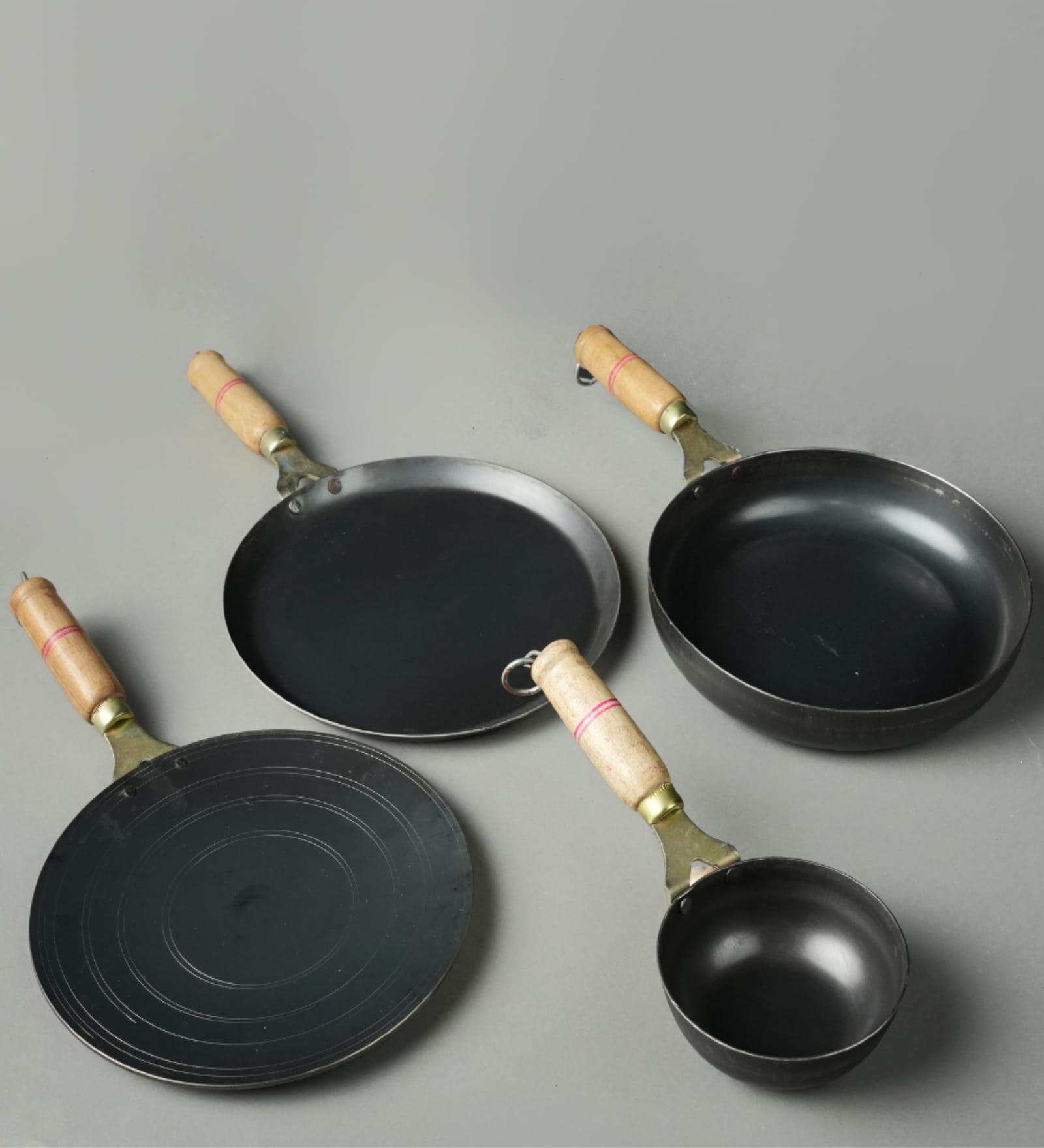 Iron Cookware Set Pre-Seasoned 4-Piece Combo Tawa (25.4 cm), Fry Pan (25.4 cm/1.5L), Tawa (26.3 cm), Tadka Pan (12.7 cm)