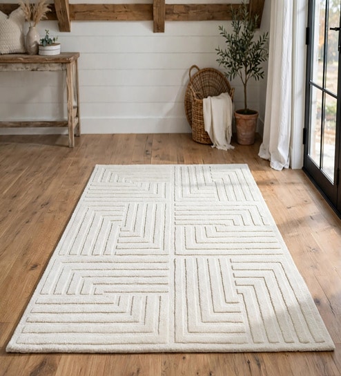 Ivory Traditional Wool And Cotton 7 X 5 Feet Hand Tufted Carpet