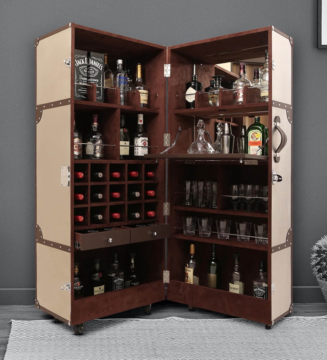 Steamer Trunk Bar Matttroy