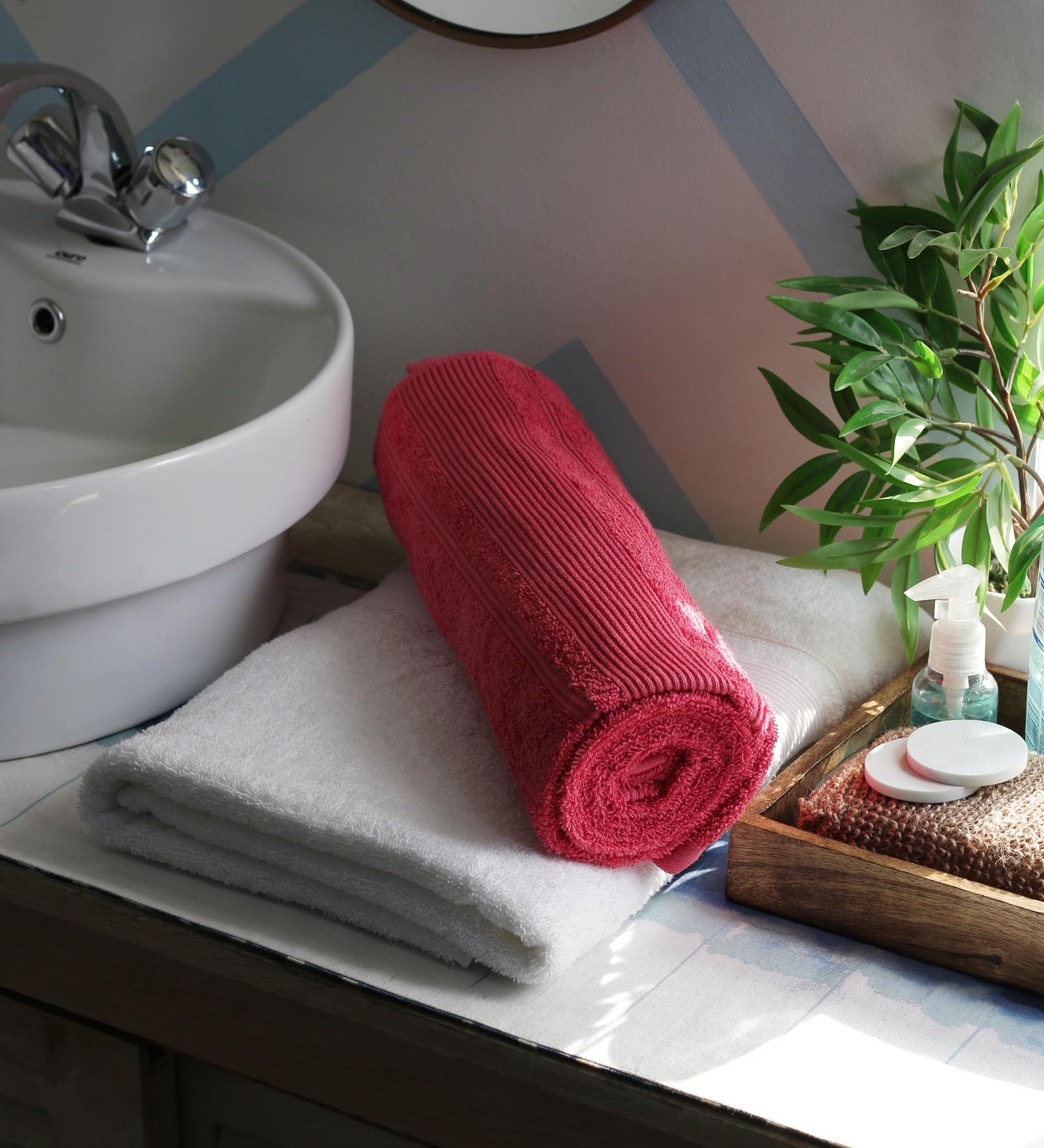 White & Red 100% Cotton 450 GSM Bath Towels (Set Of 2)