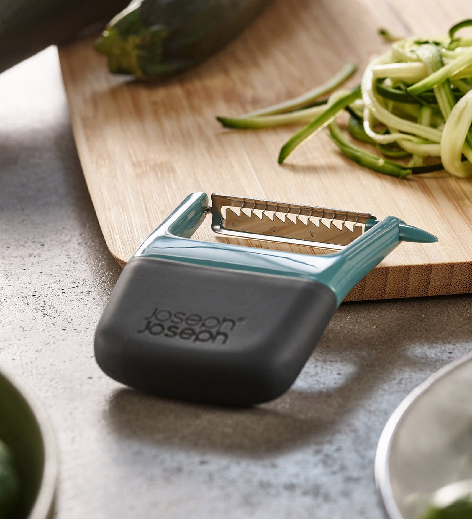 Joseph Joseph Gadgets Duo Julienne Peeler (Dark Opal)