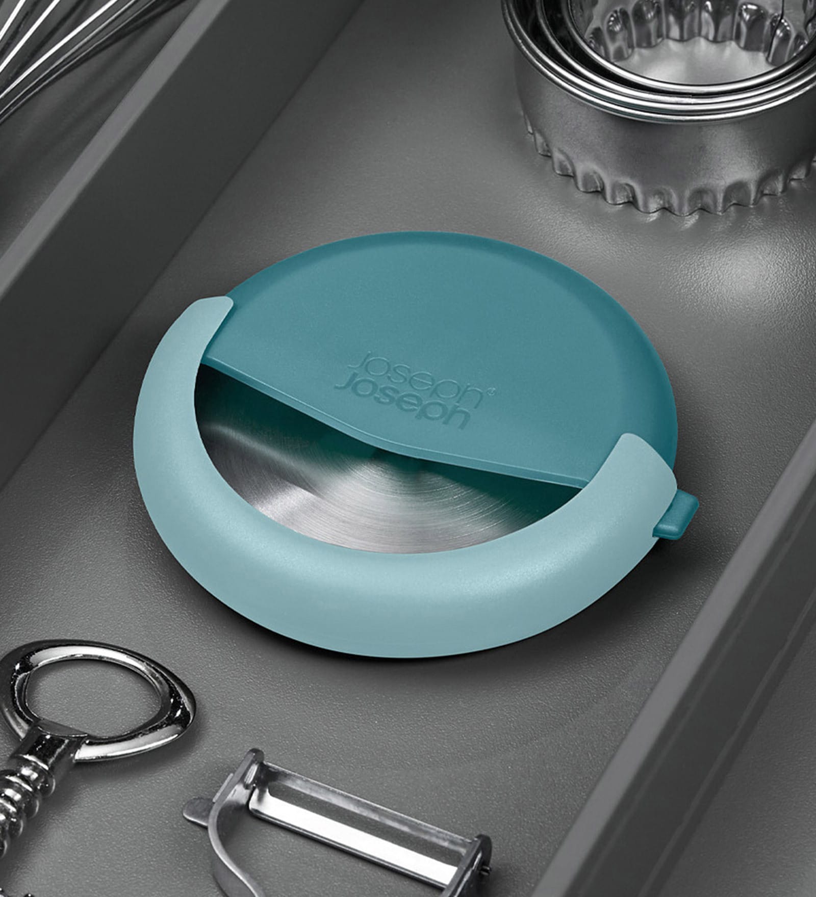 Joseph Joseph Gadgets Duo Pizza Cutter (Dark Opal)