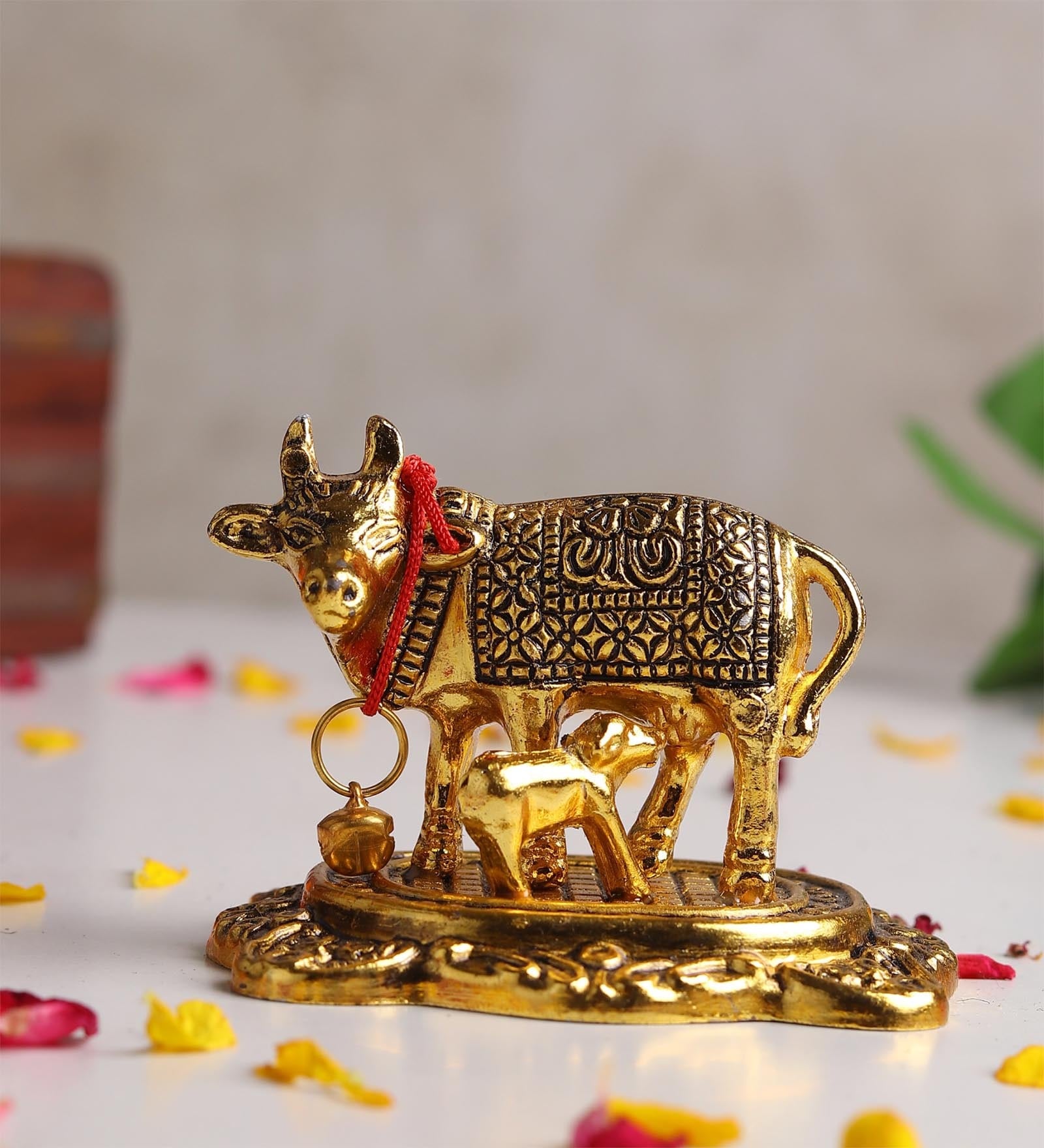 (1Pc) Gold Metal Kamdhenu Cow With Calf Idol