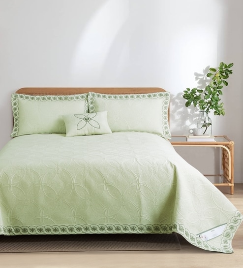 Green 644 GSM Cotton King Sized Bedding Set, 2 Pillow Cover, 1 Cushion Cover