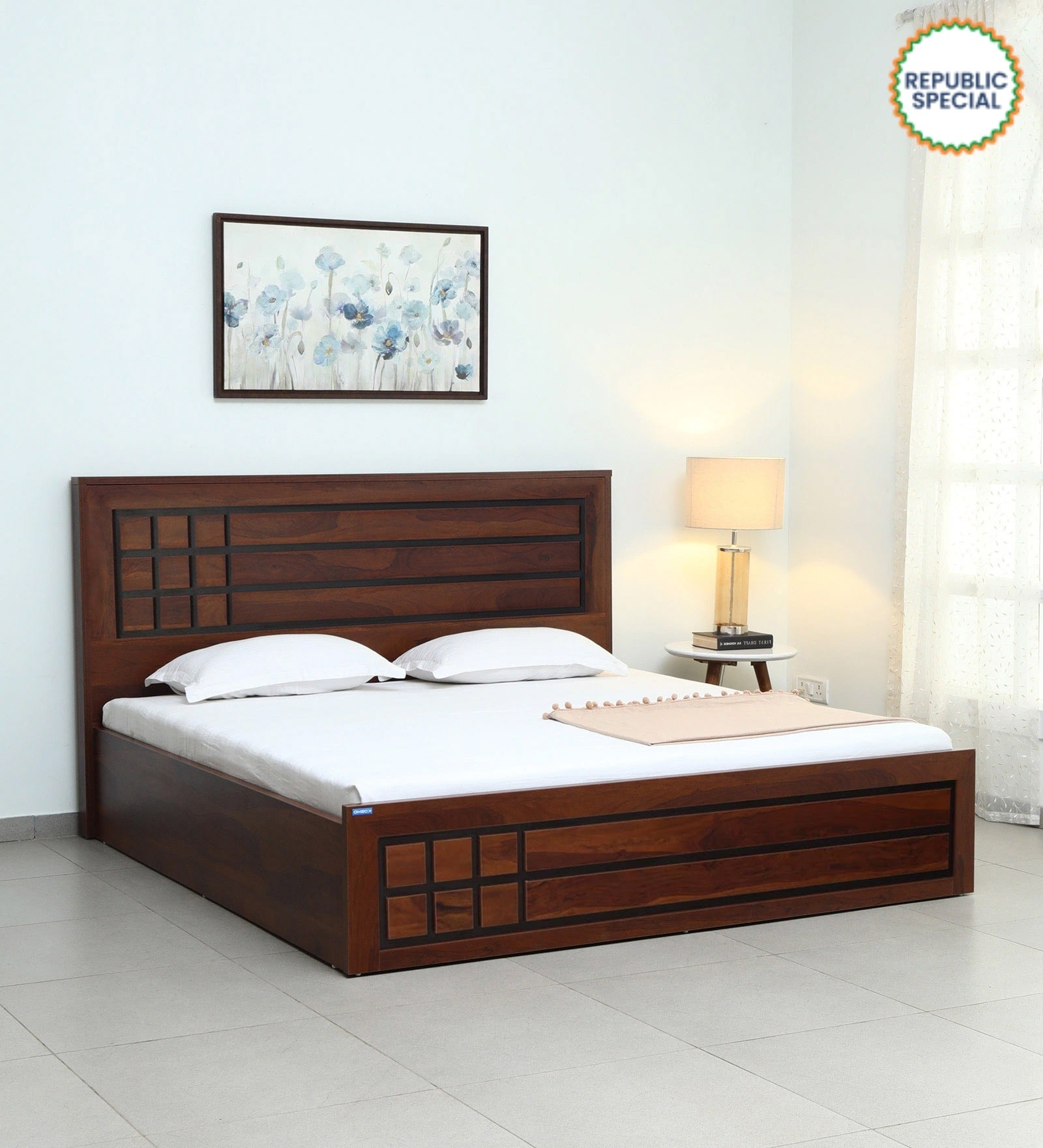 Kosmo Boston Queen Size Bed in Sheesham Finish with Hydraulic Storage Kosmo Boston Queen Size Bed in Sheesham Finish with Hydraulic Storage