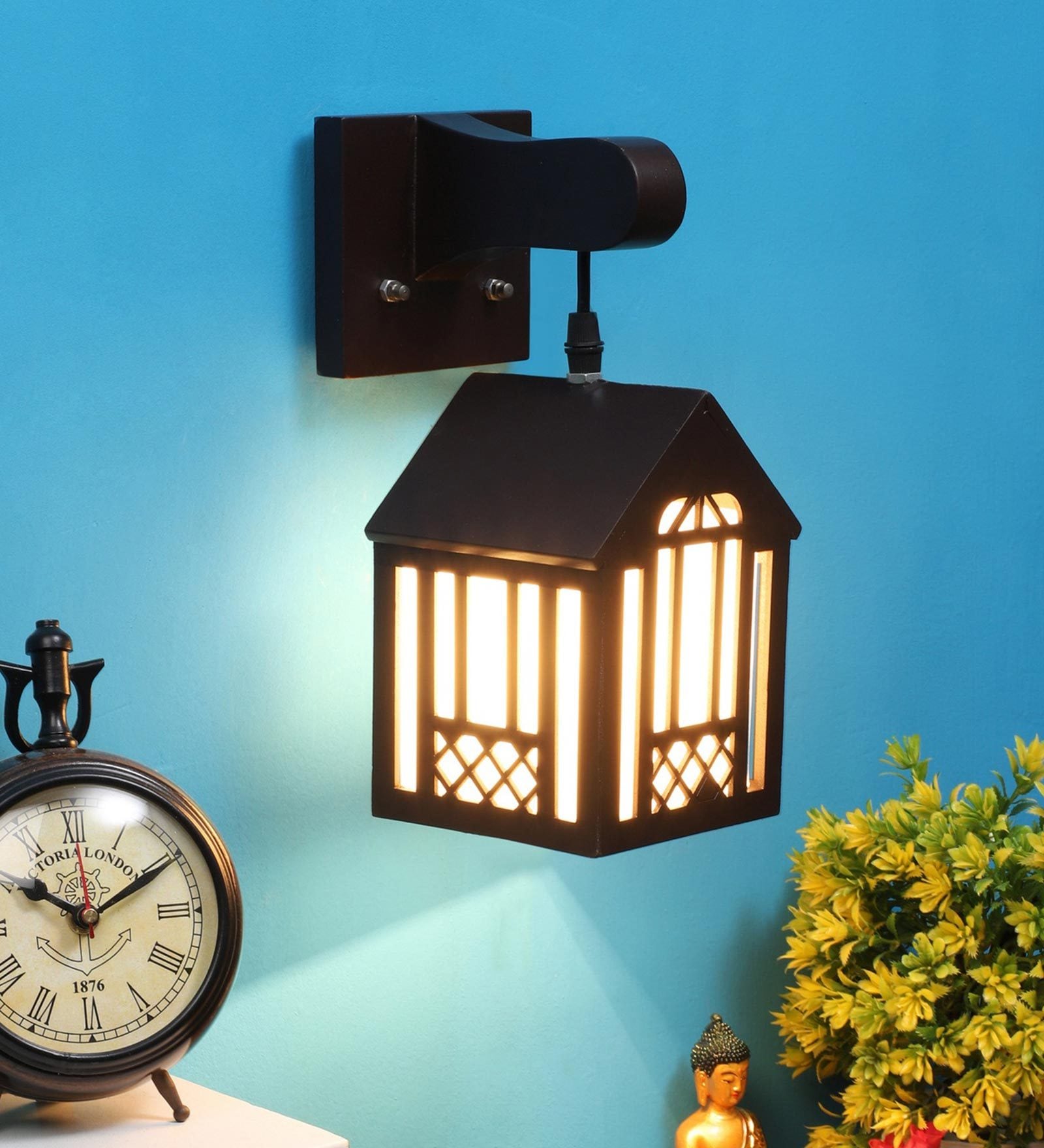 Plazo Metal Novelty Wall Light (Black)