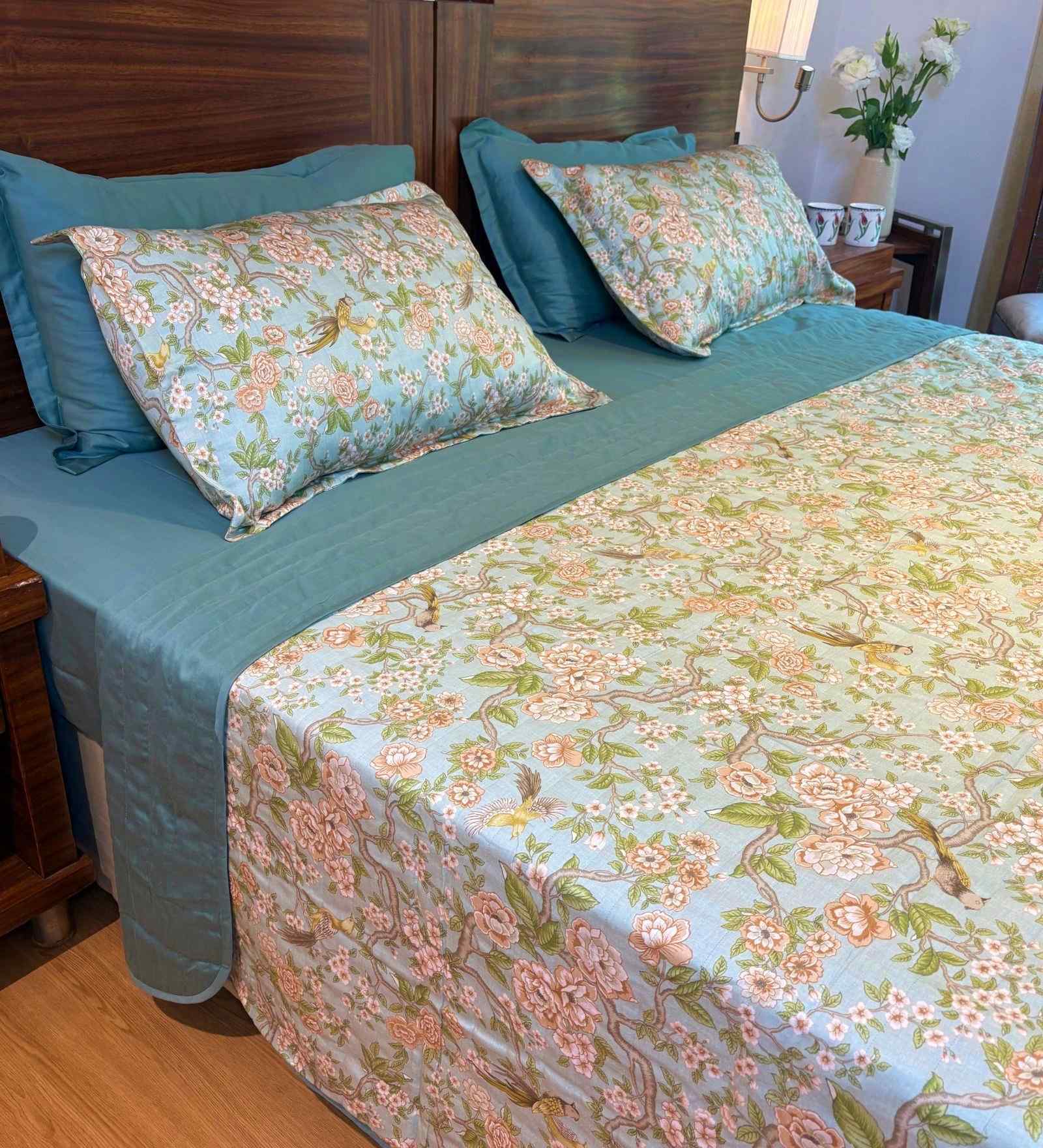 Lantana Green 100% Cotton Floral 250 GSM Double Bed AC Comforter Lantana Green 100% Cotton Floral 250 GSM Double Bed AC Comforter