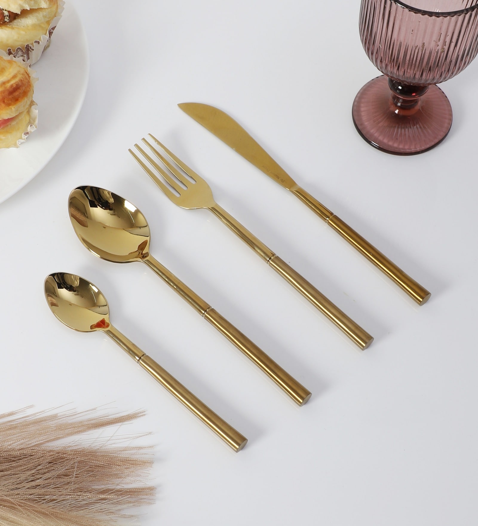 Lark Cutlery Set Gold