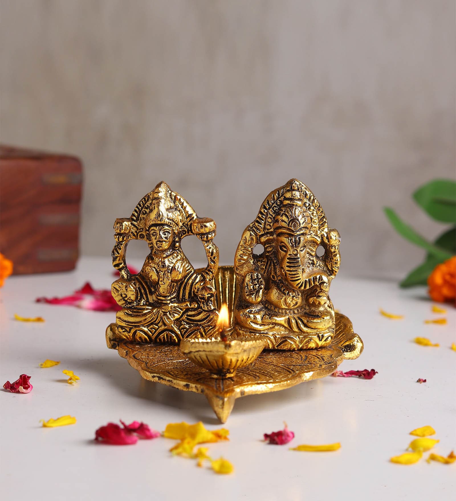 (1Pc) Gold Metal Laxmi Ganesh Decorative God Statue For Home & Pooja Room