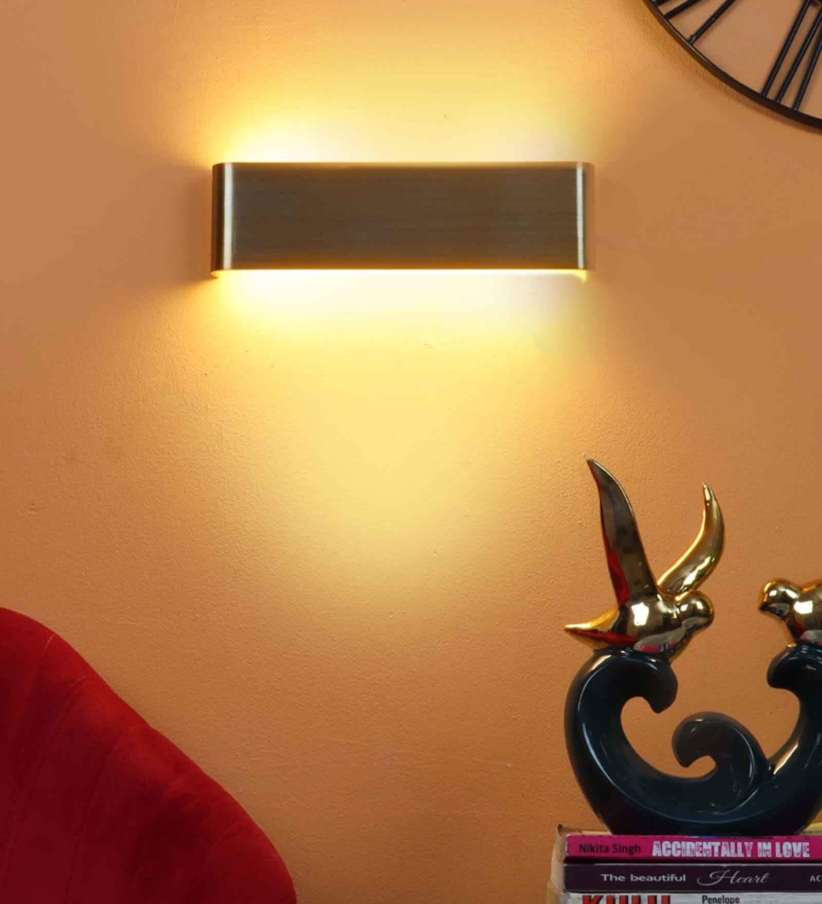 Crawler Metal Flush Mount Wall Light (Gold)