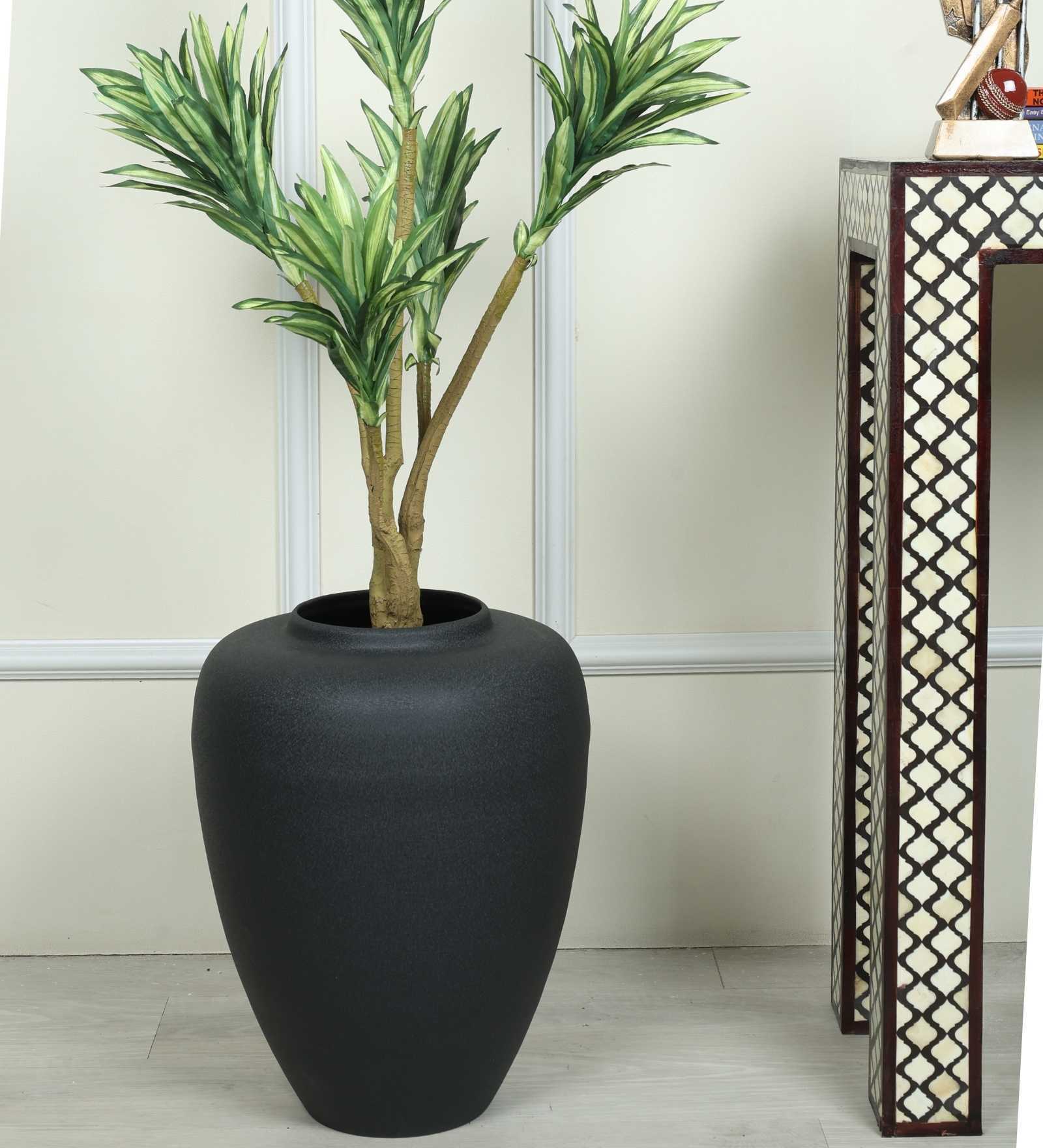 Leather Luxe Premium Black Finish Planter (Black)