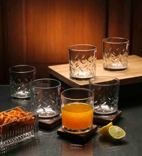 https://ii1.pepperfry.com/media/catalog/product/l/e/494x544/leaf-cut-220ml-transparent-glass--set-of-6---every-day-glasses-leaf-cut-220ml-transparent-glass--set-pygcna.jpg