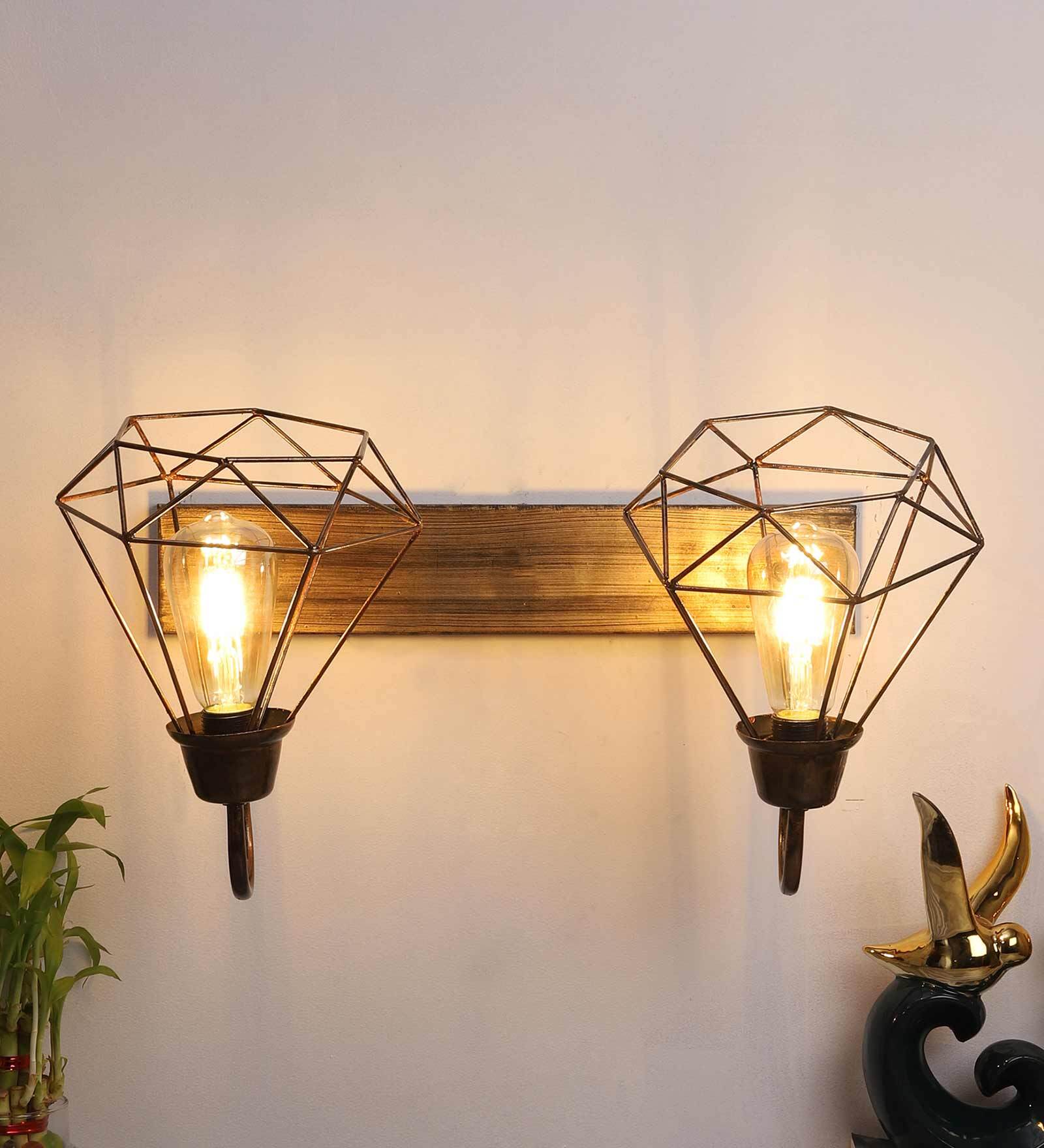 Pyramind Metal Novelty Wall Light (Copper)