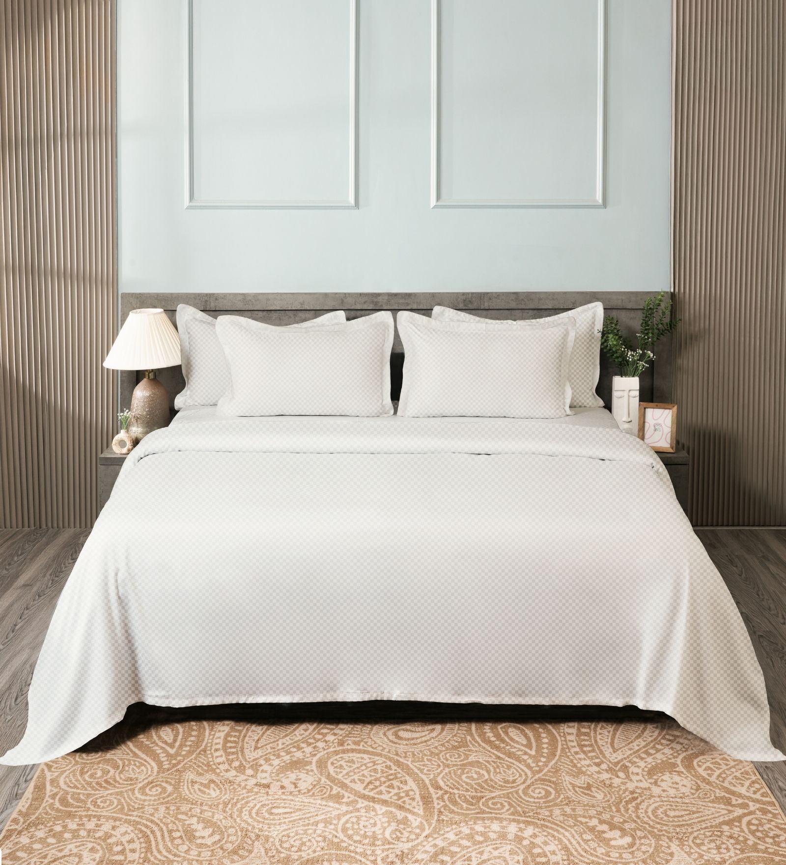 Cream 300TC 100% Cotton Flat Chekered Super King Bedsheet with 2 Pillow Covers