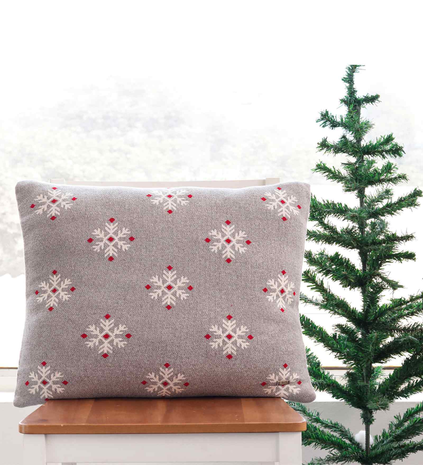 Light Grey Ivory & Red 100% Cotton Noella 20X20 Inches Knitted Cushion Cover