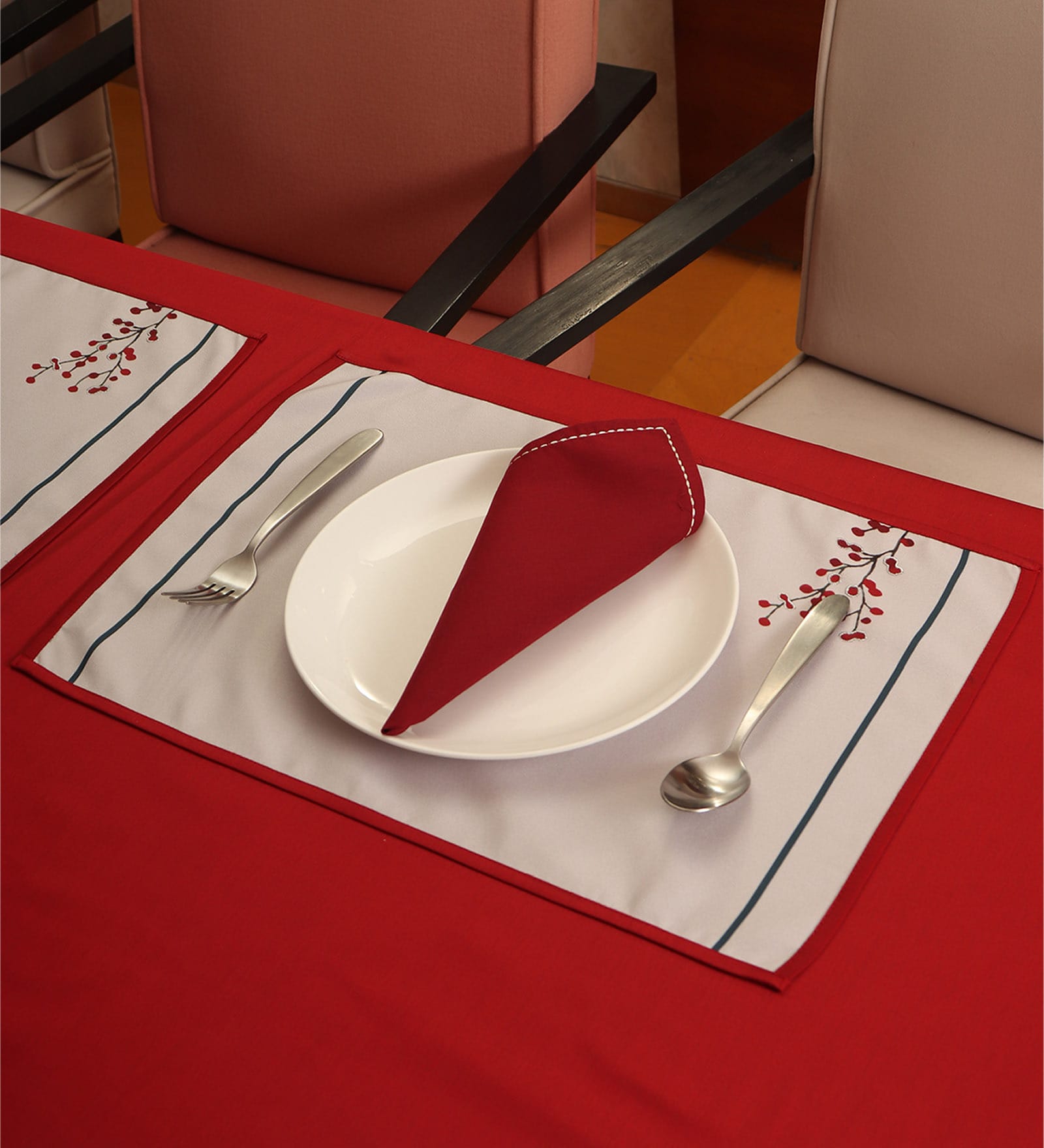 Zeba (13x19) Grey & Red Cotton Blend (Set of 12) Placemat