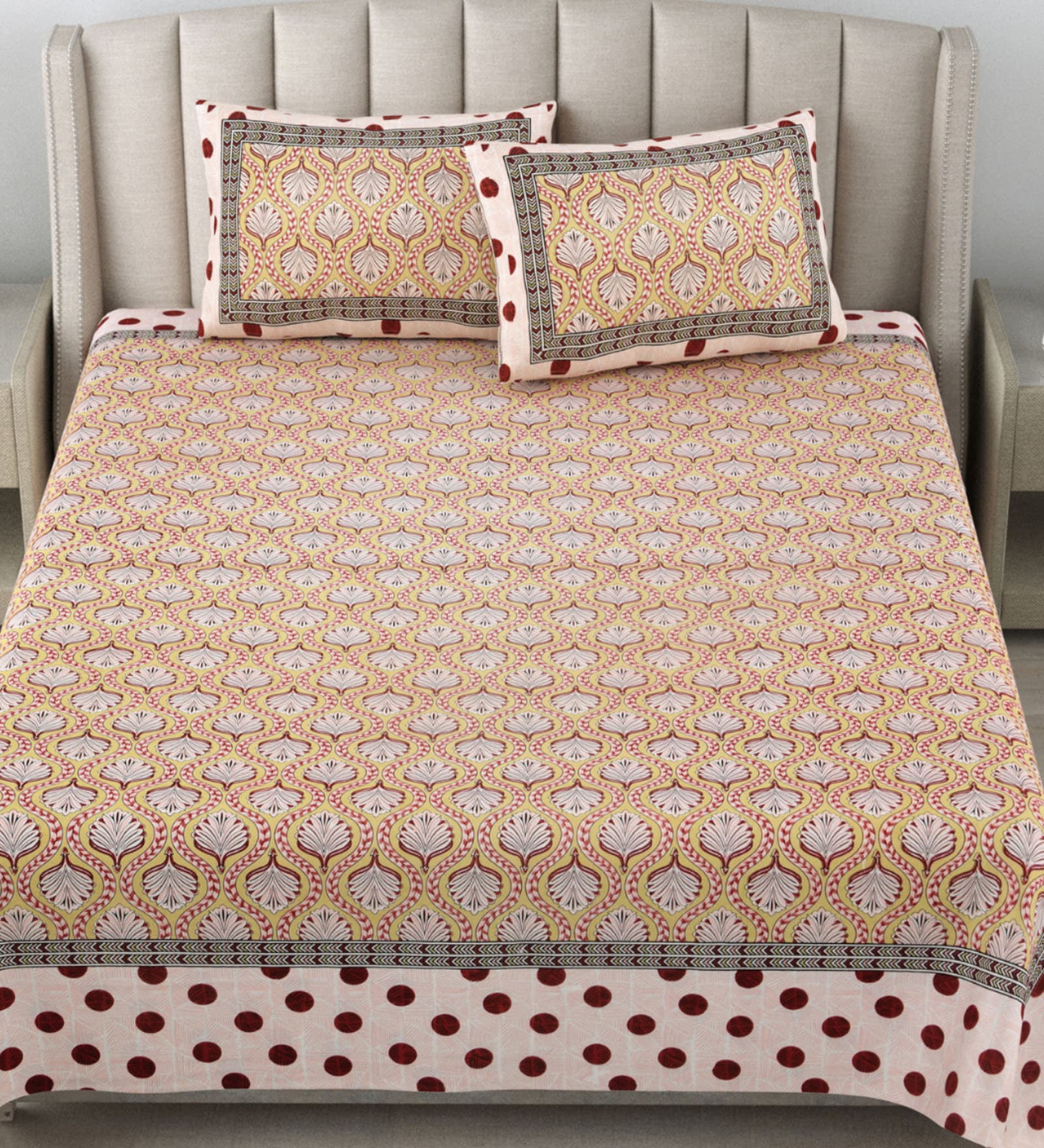 Light Pink Traditional 180 TC Cotton Printed Bedsheet With Two Pillow Covers For Queen Bed (Wildlife Printed ,Pink ,153 GSM) Light Pink Traditional 180 TC Cotton Printed Bedsheet With Two Pillow Covers For Queen Bed (Wildlife Printed ,Pink ,153 GSM)