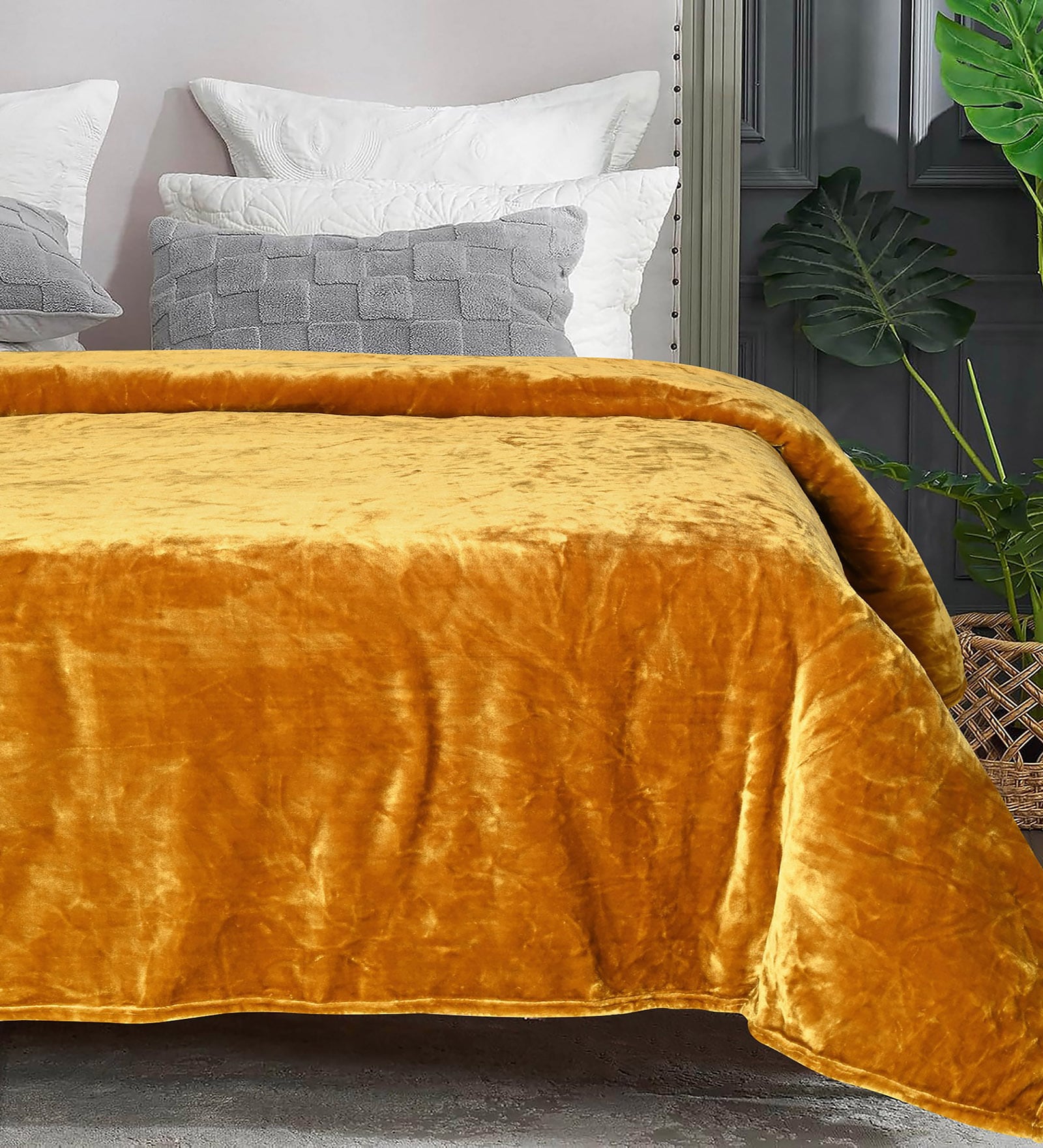 Gold Cloudy Mink Silky-Soft All Season Single Quilt Blanket