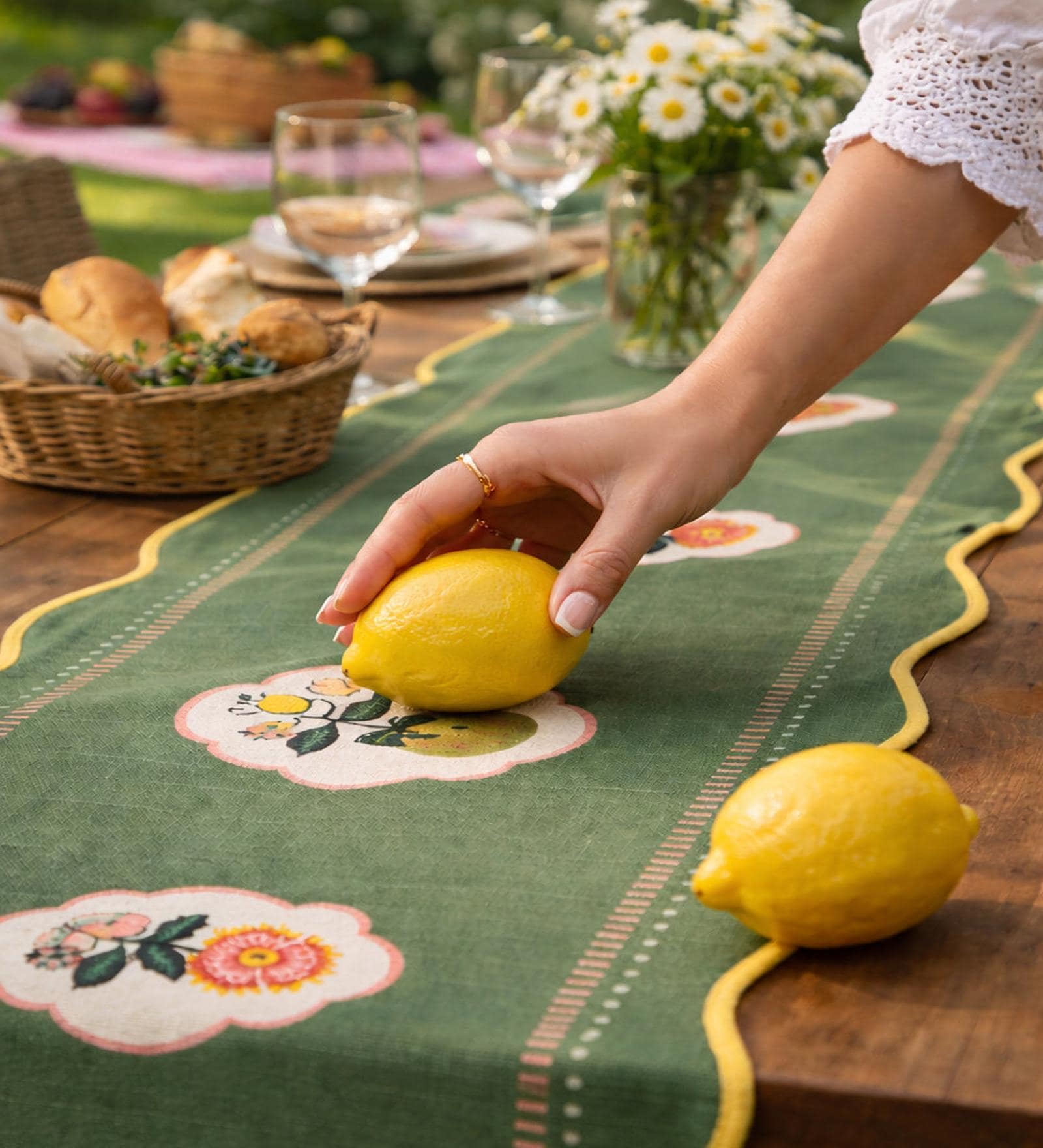 Limonata Table Runner