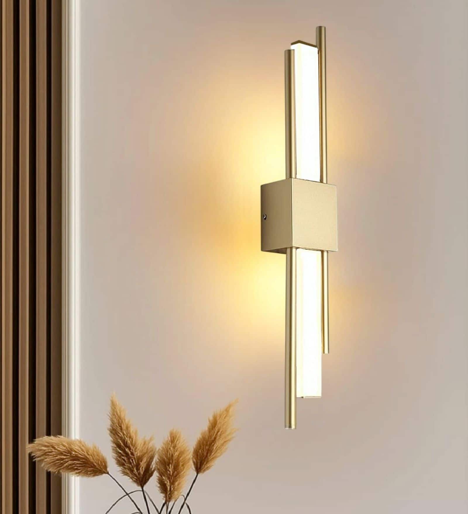 Linear Luxe Wall Light
