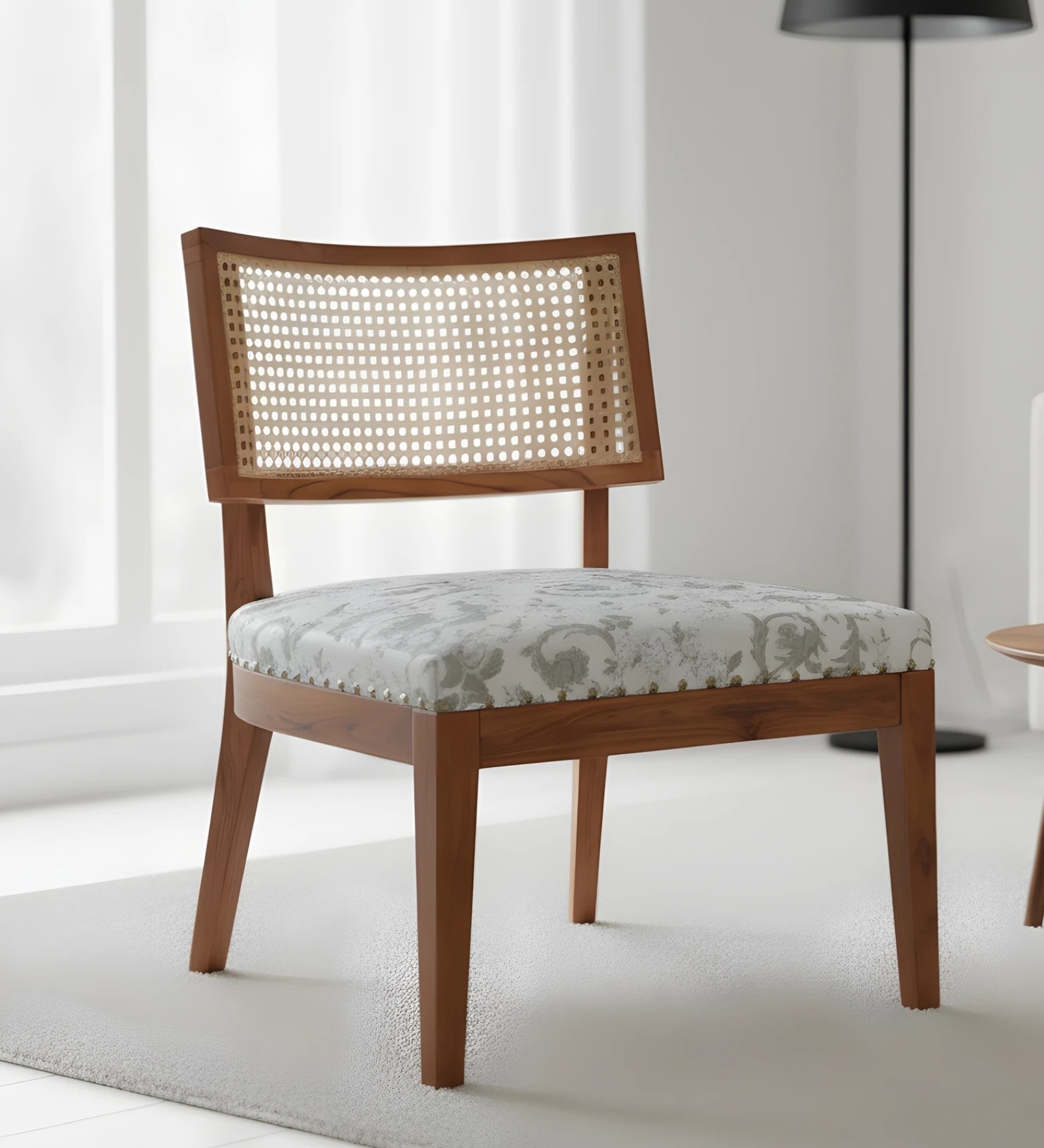 Liora Teak Wood Loung Chair In Teak Finish