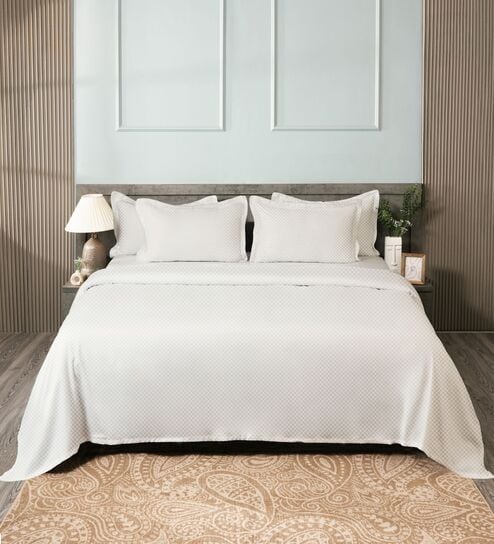 Cream 300TC 100% Cotton Flat Chekered Super King Bedsheet with 2 Pillow Covers