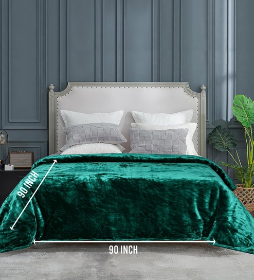 Green Light Weight Cloudy Mink Silky Quilt