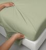Light sage Solid 400 TC Cotton Super King Sized Bedsheet with 4 Pillow Covers