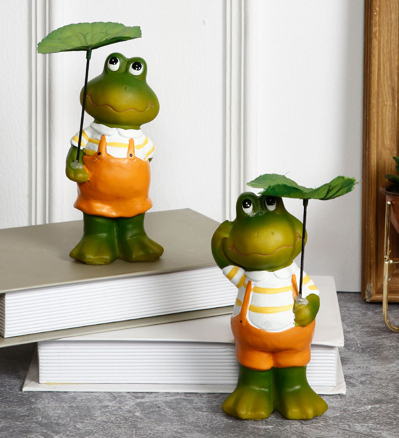 Lotus leaf Frog (Set of 2) Polyresin Figurine