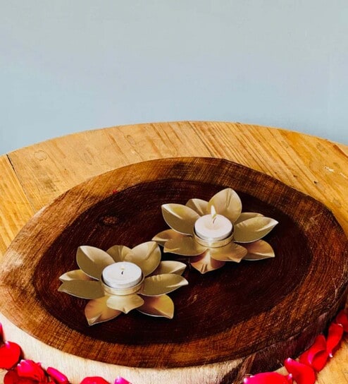 Lotus Metal Tealight Holder for Home Decor (Golden)