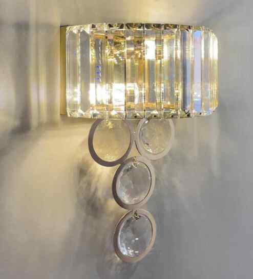 Luxe Crystal Wall Light   Elegant Droplet Design with Reflective Finish