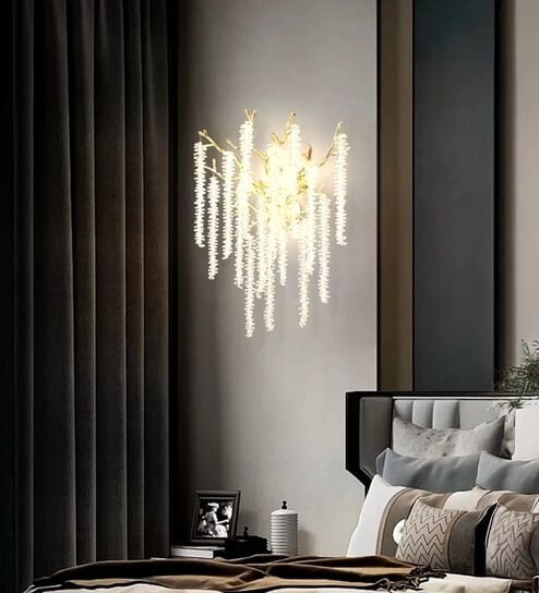 Luxury Crystal Wall Sconce with Cascading Design   Gold Finish
