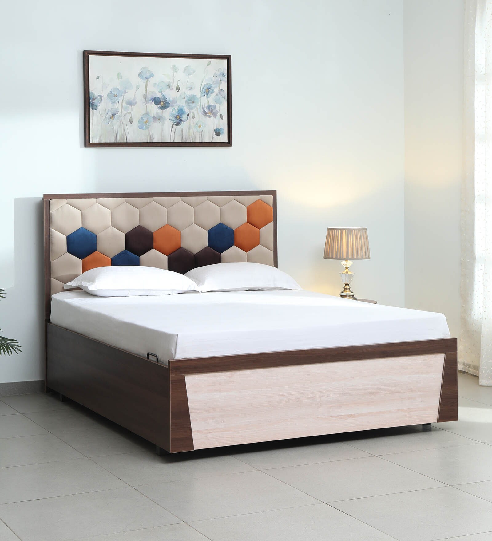 Magna Queen Size Bed in Darkbrown Finish with Hydraulic Storage