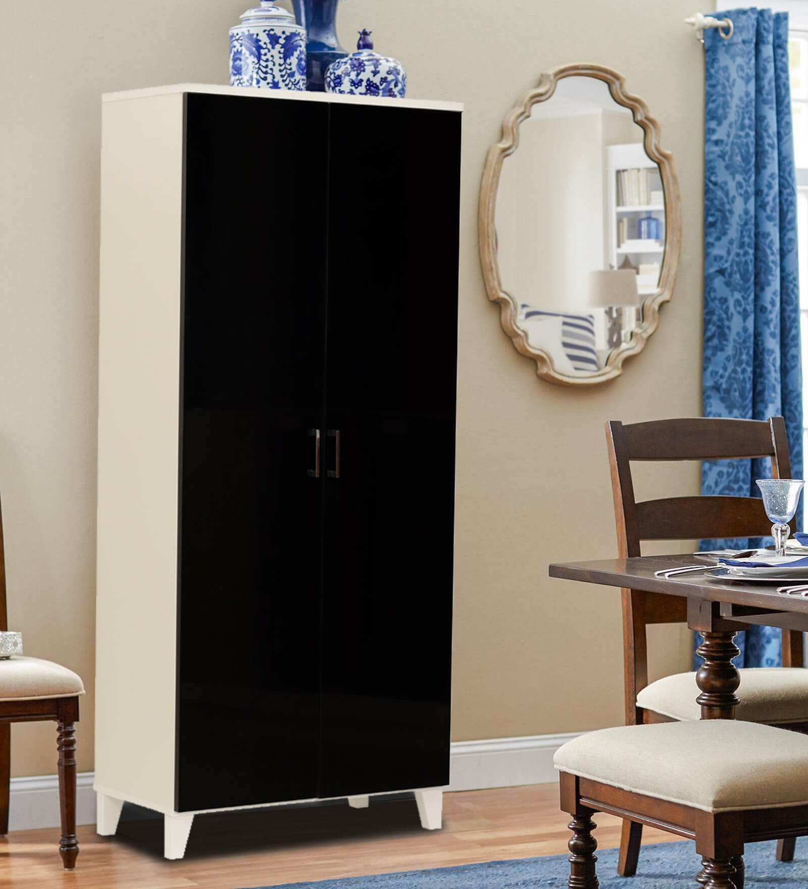 Mai Shoe Cabinet in Black Finish