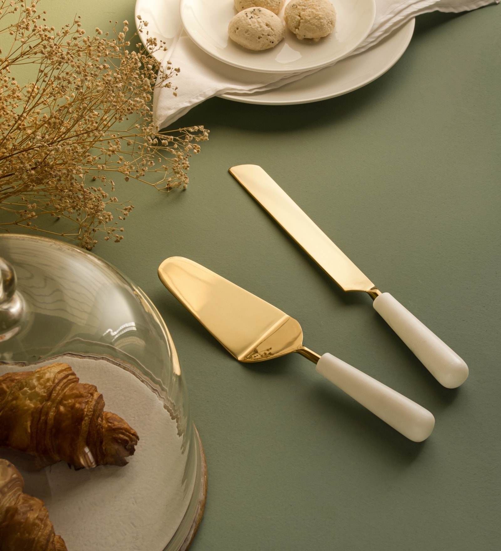 White D cor Marble Marble Brass Knife Brass server