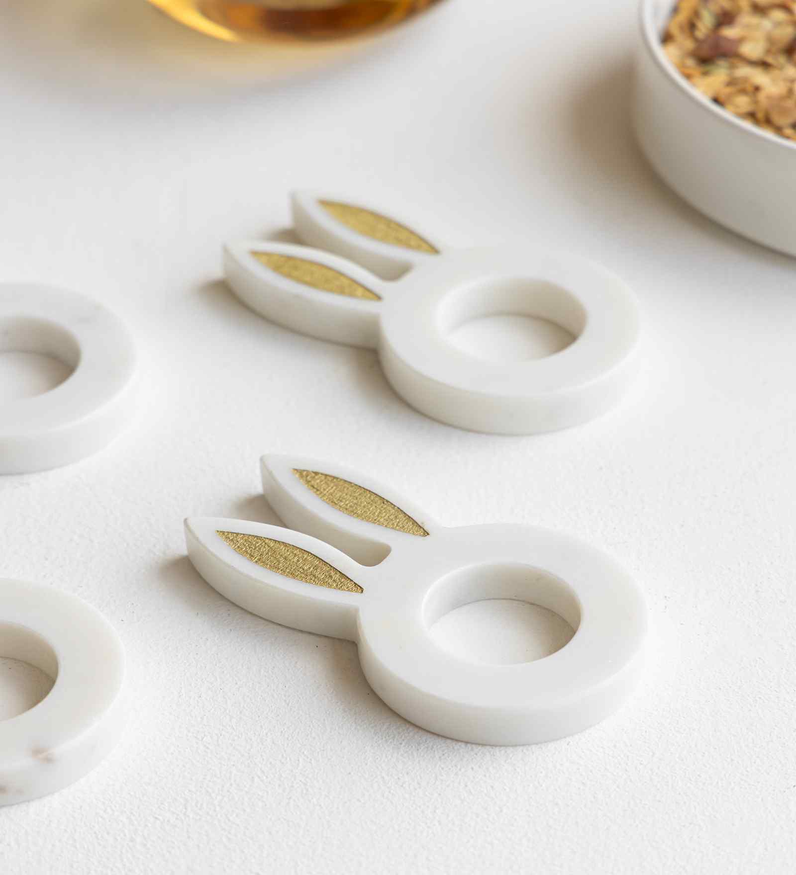 White Bunny Marble Egg Holder (1Pc)