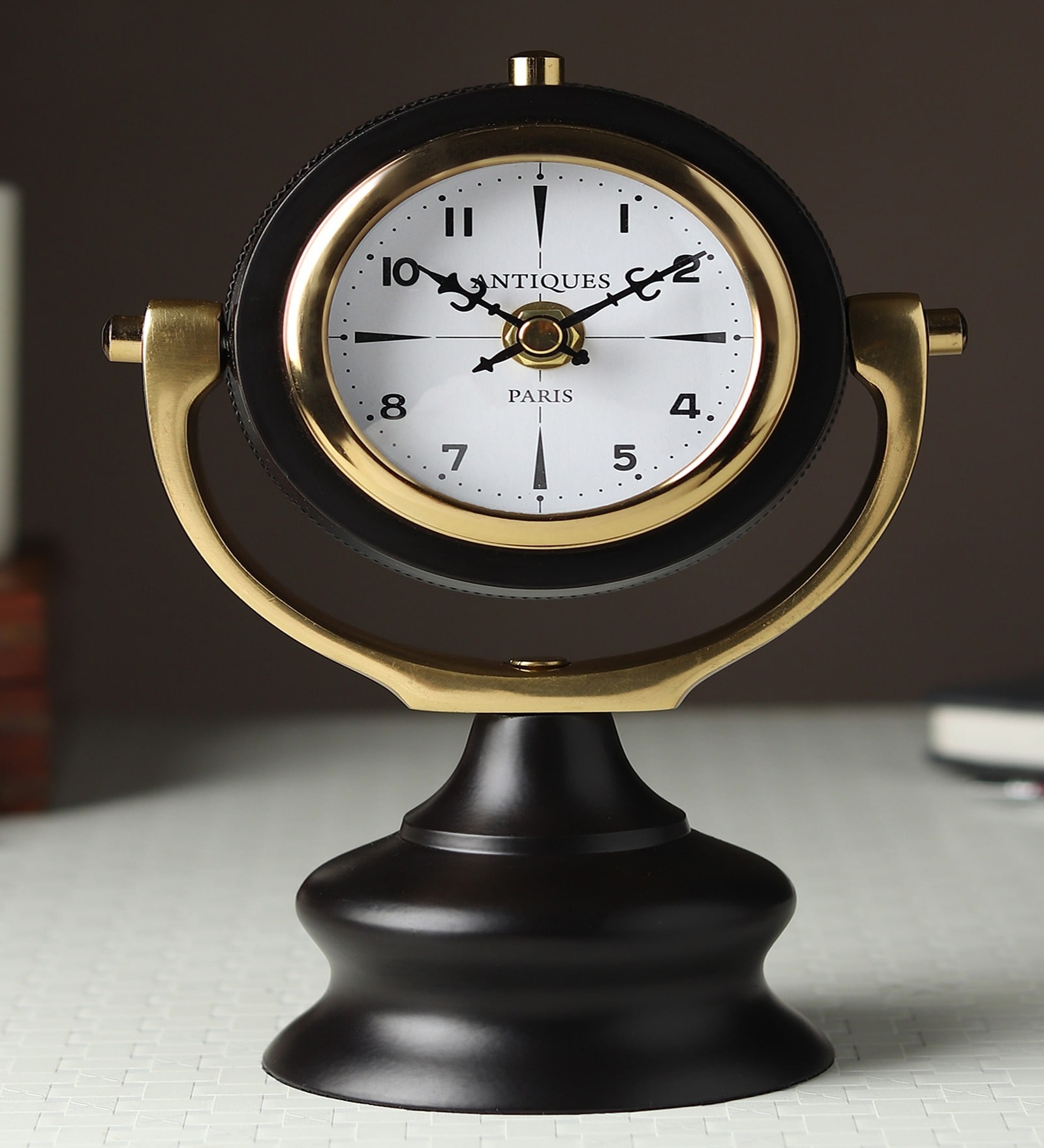 Marinus Table Clock Gold
