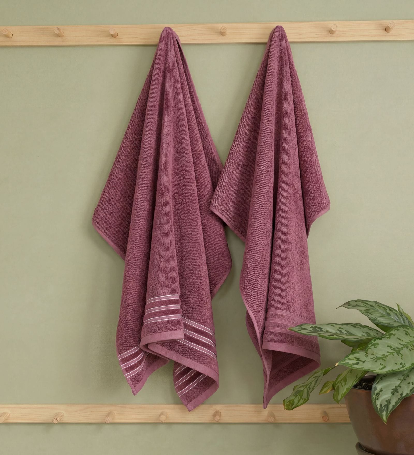 Maroon 100% Cotton 630 Gsm Bath Towel