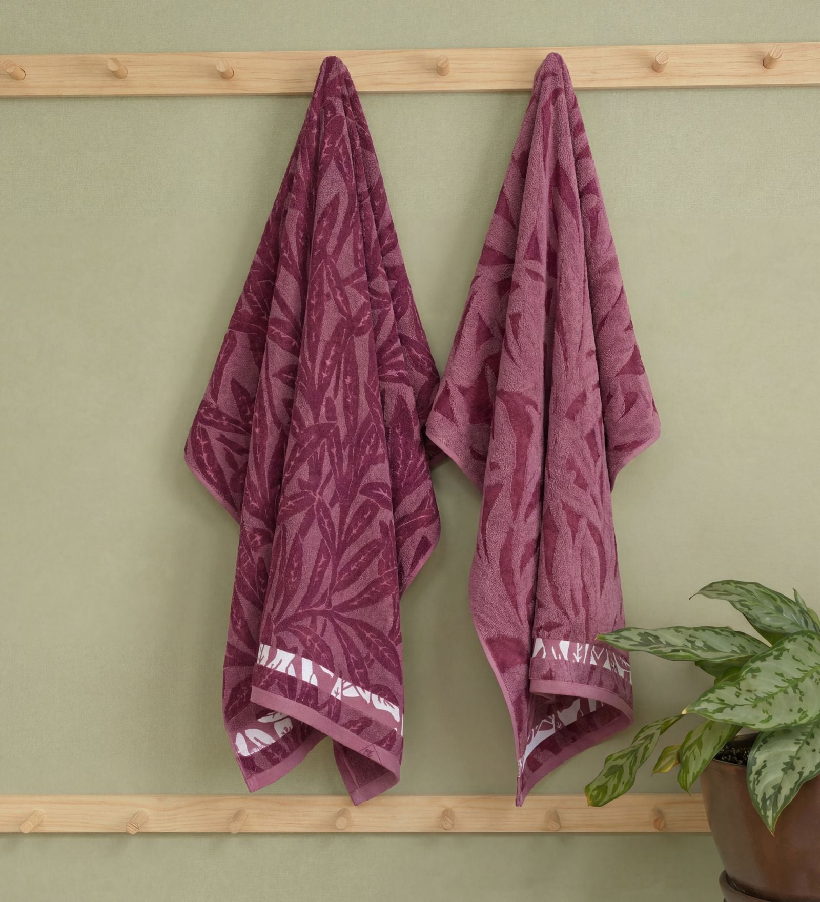 Maroon 100% Cotton 630 Gsm Bath Towel