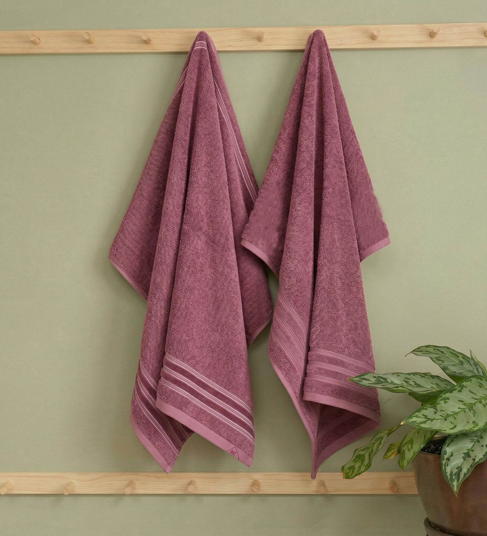 Maroon 100% Cotton 630 Gsm Bath Towel
